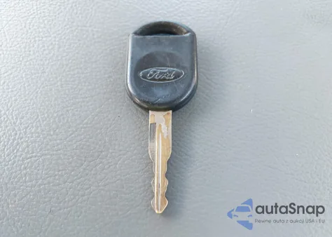 2005 Ford F-150 Stx/Xl/Xlt z USA, uszkodzony, nr VIN 1FTRF12W55NB58387